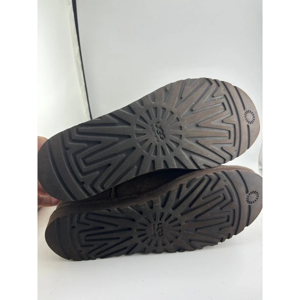 UGG Australia Classic Short 5825 Chocolate Brown Sheepskin Boots Womens 9